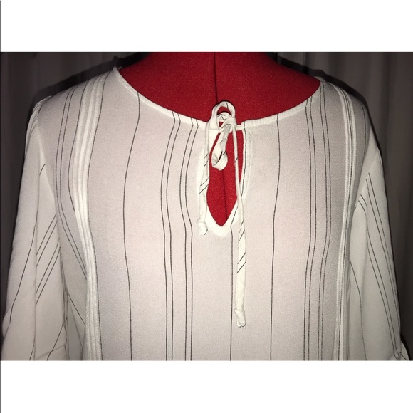 Lauren Conrad blouse - Picture 5 of 6